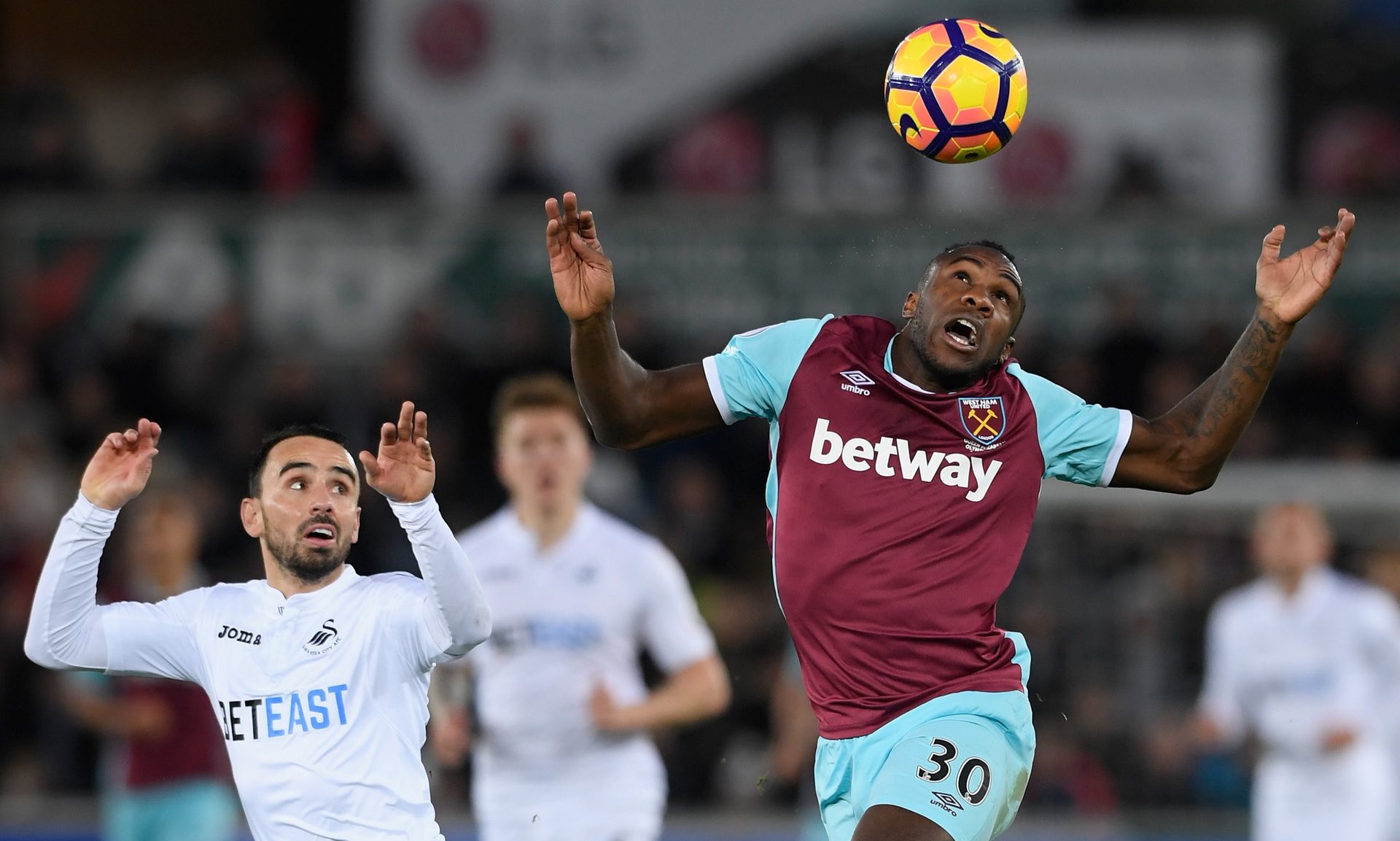 次拼抢中出 次拼抢中出